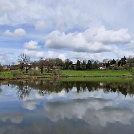 Montel-de-Gelat Domaine Des Pecheries Bed & Breakfast エクステリア 写真